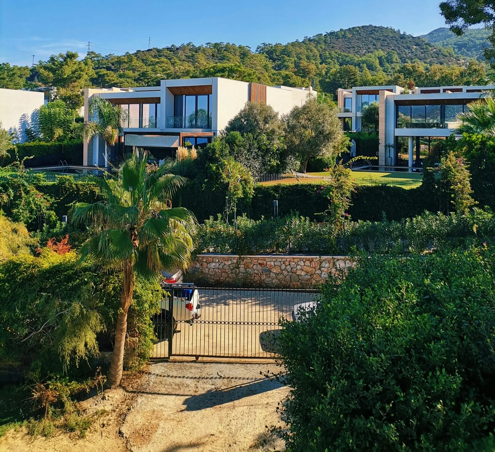 pexels-photo-36466231-36466231 Beautiful modern villas surrounded by lush greenery in Muğla, Turkey.